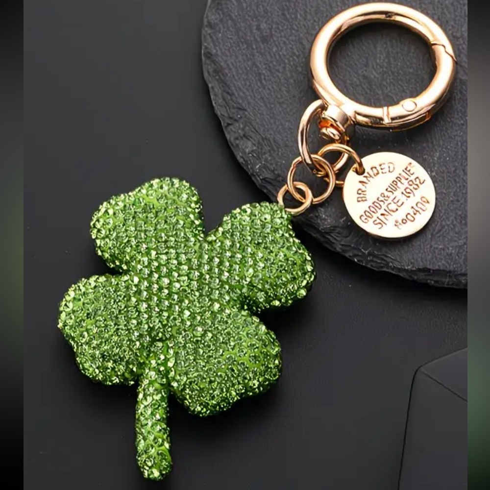 Green Crystal shamrock ☘️ Four-Leaf Clover Keychain bag charm nwt